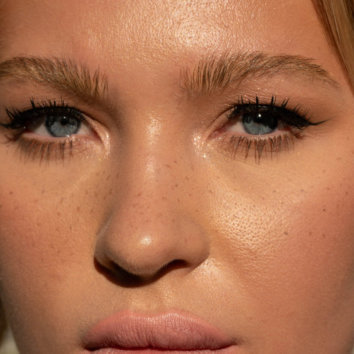 Jason-Wu-Beauty-FREE-DA-BROW-01-Clear-model