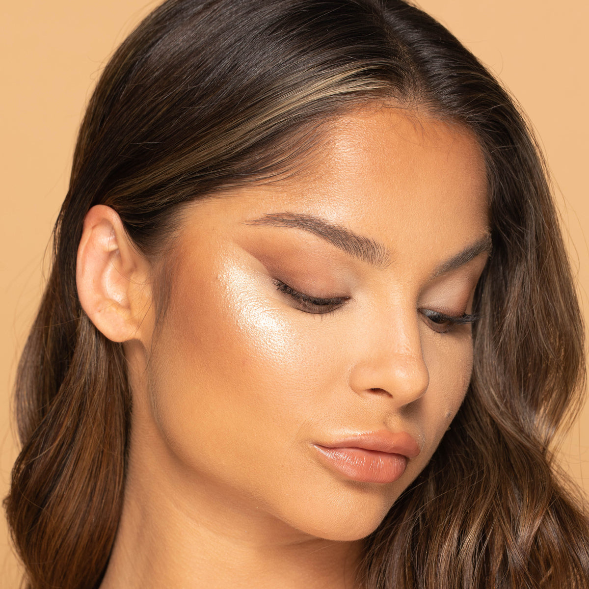 Jason-Wu-Beauty-HIGHLIGHTER-TRIO-brushed palette